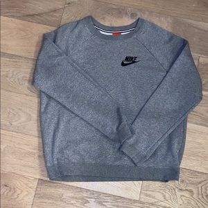 Nike sportswear rally fleece crew neck sweatshirt